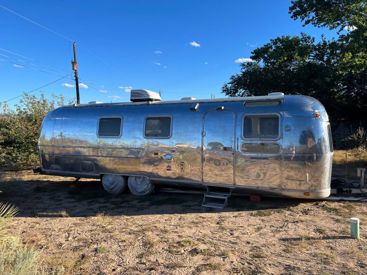 1974 Airstream Land Yacht Sovereign 31FT Travel Trailer For Sale in Corrales, NM